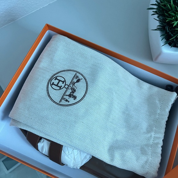 Brown and White Leather Slip-On Sandals - Picture 10 of 14